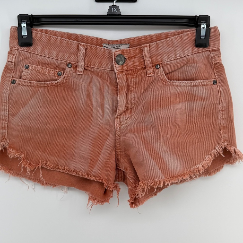 Free People Denim Cutoff Shorts W25 Pink Coral Distressed Raw Hem Low Rise‎ Boho